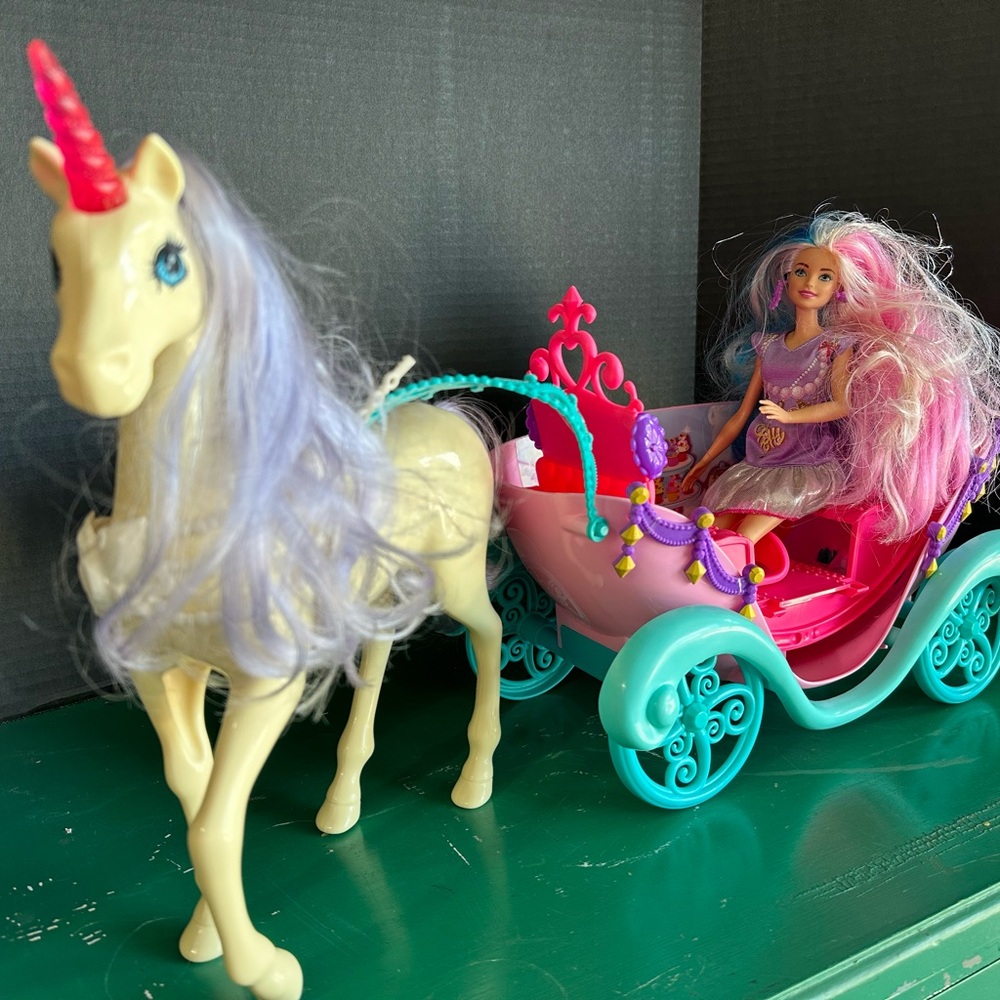 Barbie Dreamtopia Unicorn and Carriage Playset
